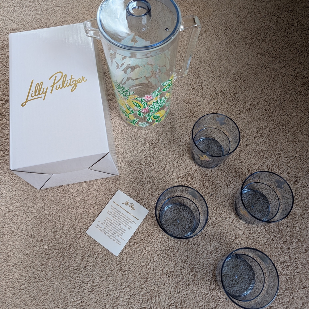 NWT Lilly Pulitzer Pitcher and Glass Set